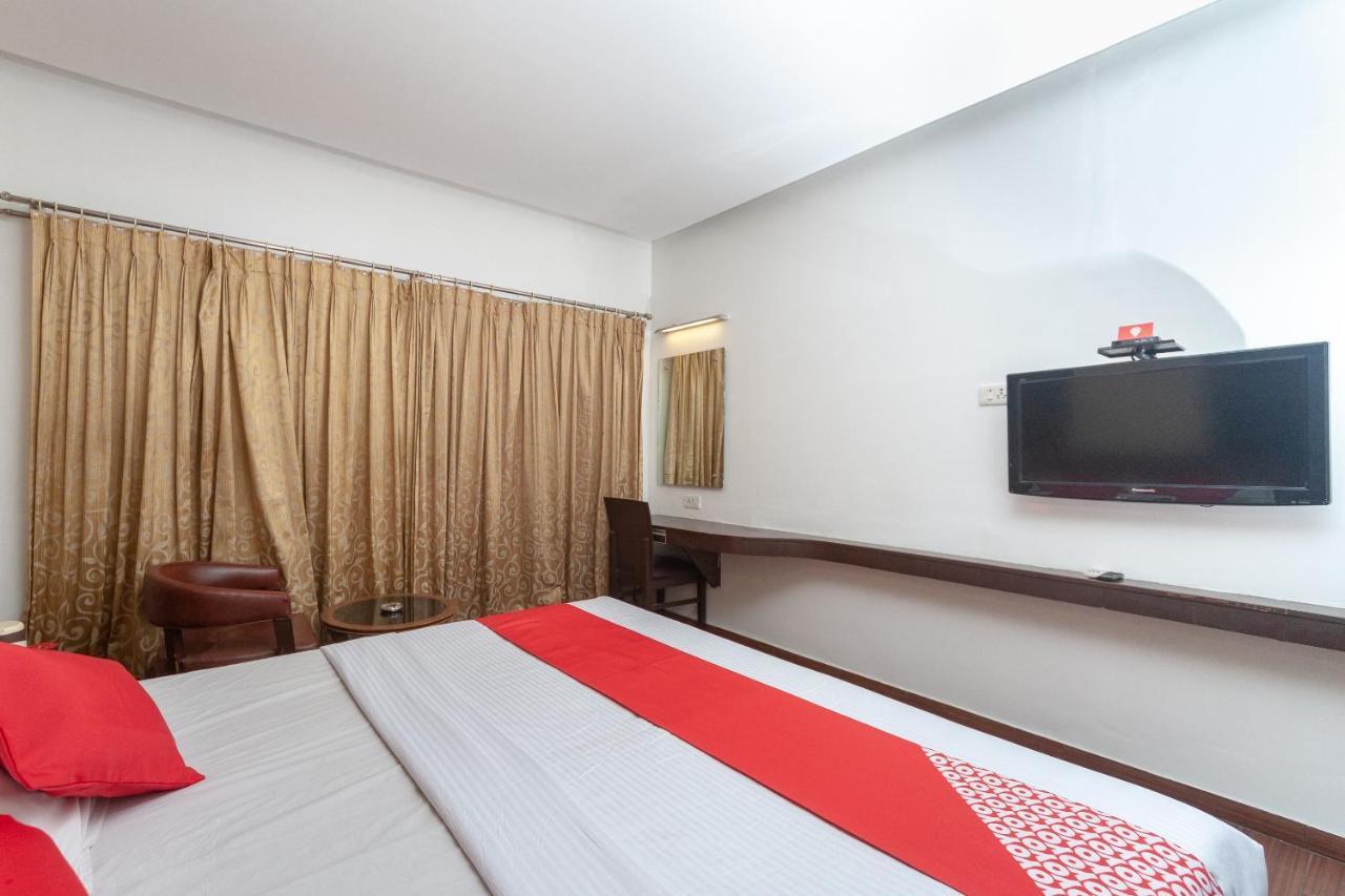 Oyo 19674 Apoorva'S Guest House Chennai Dış mekan fotoğraf